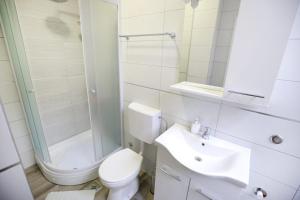 Ein Badezimmer in der Unterkunft Sites Of Zadar Rooms