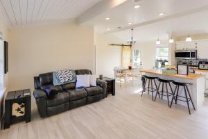 Gallery image of Updated Comanche Home with Country Views! in Comanche