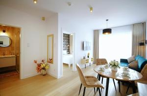 Posedenie v ubytovaní Apartament Lux I , Kołobrzeg Aqua Polanki , Baseny , Sauny , Siłownia