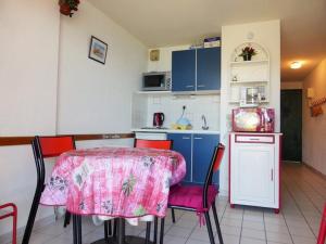 Kuchyňa alebo kuchynka v ubytovaní 4RB67 Appartement 1 chambre avec vue mer
