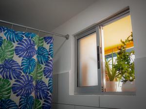 Koupelna v ubytování Lolas Hostal (Hab. privada) baño compartido + 11 fotografií