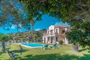 Πισίνα στο ή κοντά στο Royal Amores Villa