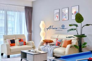 Istumisnurk majutusasutuses Atlantis Melaka I 5-11pax I 5min JonkerSt BY Alviv Management