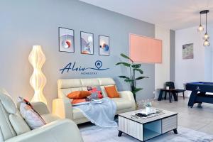 Istumisnurk majutusasutuses Atlantis Melaka I 5-11pax I 5min JonkerSt BY Alviv Management