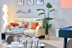 Istumisnurk majutusasutuses Atlantis Melaka I 5-11pax I 5min JonkerSt BY Alviv Management