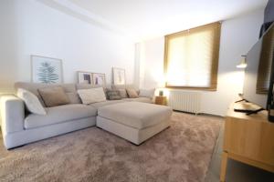 Χώρος καθιστικού στο Beautiful vacation rental with private pool in the heart of the city of Avignon, sleeps 8.