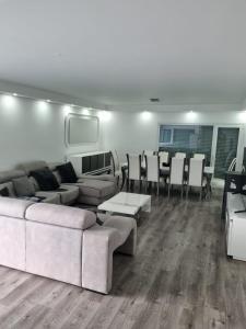 Χώρος καθιστικού στο Mikaela Guest House 2
