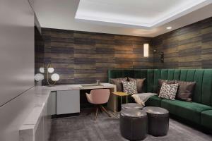 Istumisnurk majutusasutuses Hotel 1000, LXR Hotels & Resorts