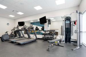 Fitness centrum a/nebo fitness zařízení v ubytování Best Western Plus Mobile Inn and Suites