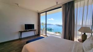 Mynd úr myndasafni af Promotion Early Booker Ocean Front Villa 500m2 with 4 bedrooms and swimming pool í Nha Trang
