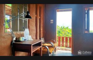 Μπαλκόνι ή βεράντα στο Baandindon Private Earthhouse Homestay