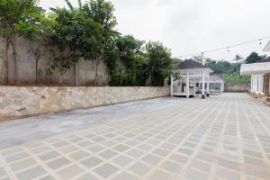 Fotografie z fotogalerie ubytování RedDoorz Premium near Stasiun Lenteng Agung v destinaci Jakarta
