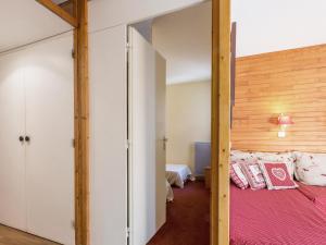 Appartement Valmorel, 2 pièces, 5 personnes - FR-1-356-209にあるベッド