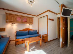 Appartement Valmorel, 1 pièce, 5 personnes - FR-1-356-237にあるシーティングエリア