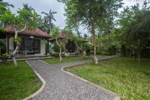 Aed väljaspool majutusasutust Parthi Puri Ubud