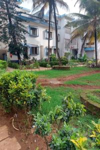 Κήπος έξω από το Akash Guest House