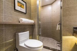 Bilik mandi di Atour Hotel Weifang Jinma Road City Hall