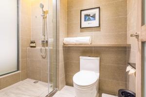 Bilik mandi di Atour Hotel Weifang Jinma Road City Hall