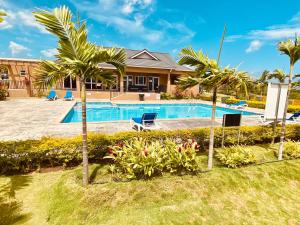 Πισίνα στο ή κοντά στο Jhadano 3br Pool & Gym Free Shuttle Washer, Dryer