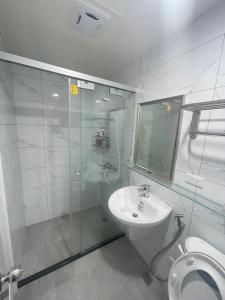 Bathroom sa 紅橋驛站 桃園市民宿136號