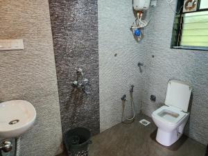 Bilik mandi di Red Stone Resort