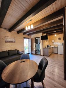 Kuchyň nebo kuchyňský kout v ubytování Apartamente Creasta Craiului
