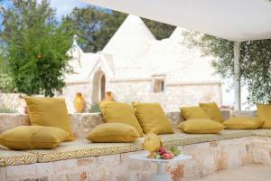 Posezení v ubytování TD Trulli Balice Cozy Trulli with Pool