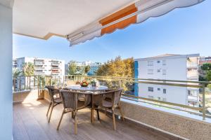Balkón nebo terasa v ubytování TuristMar - Amplio apartamento con gran terraza con vistas a solo 50m de la playa, Salou