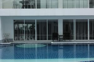 Appartamenty Karon. Sunset Plaza