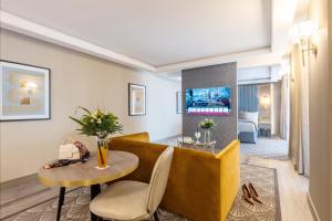 Телевізор і / або розважальний центр в The Savoy Hotel