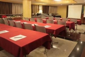 The business area and/or conference room at Prince Plaza II Condotel