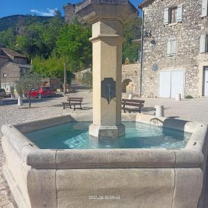 Bazén v ubytování Olydea Montbrun-les-Bains nebo v jeho okolí