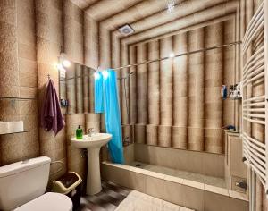 Baðherbergi á Bao Hostel Kutaisi