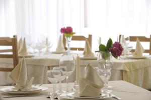 Reštaurácia alebo iné gastronomické zariadenie v ubytovaní Hotel Danieli + 37 fotografií
