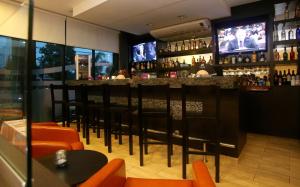 Majoituspaikan Aranjuez Hotel & Suites baari tai lounge-tila