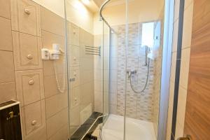 Kúpeľňa v ubytovaní BellaVista 2 Apartman + 36 fotografií