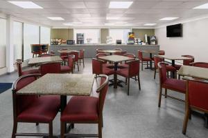 A restaurant or other place to eat at Days Inn by Wyndham Tonawanda/Buffalo