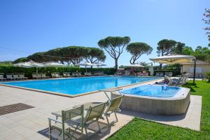 Bazén v ubytování Resort Capalbio nebo v jeho okolí