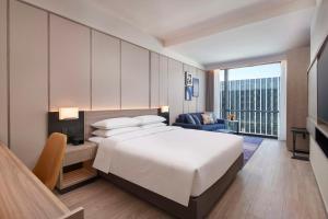 Ліжко або ліжка в номері Hyatt Place Hangzhou International Airport