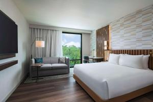 Voodi või voodid majutusasutuse Hyatt Regency Conroe toas