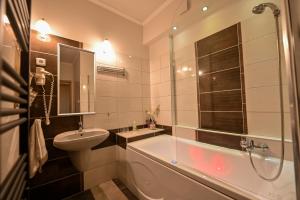 Kúpeľňa v ubytovaní BellaVista 1 Apartman