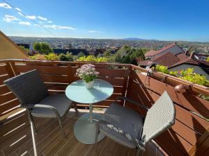 Balkón alebo terasa v ubytovaní BellaVista 1 Apartman