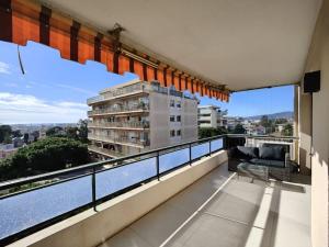 Un balcon sau o terasă la Cannes Vue mer T2 61m²+ parking