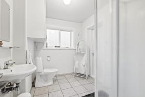 Koupelna v ubytování Acco Guesthouse