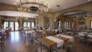Restaurace v ubytování Garni Hotel Chicha - Winery ŠKRBIĆ