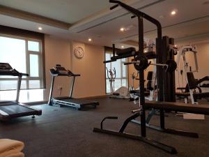 Fitness centrum a/nebo fitness zařízení v ubytování Sur Grand Hotel