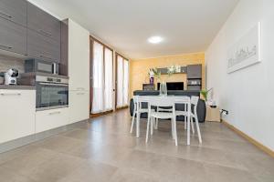 Kuchyň nebo kuchyňský kout v ubytování Milan Forum Camelia Guesthouse