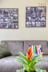 Coin salon dans l'établissement Charming 2BR home w/access to pool in Marsaskala by 360 Estates