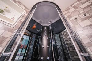 Koupelna v ubytování Station Self Check-in Apartments