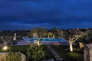 Utsikt mot bassenget på Villa con Piscina Relax e Free Parking eller i nærheten
